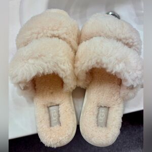 Brand New Without Box Authentic UGG Plush Beige Open-Toe Slippers Size 10
